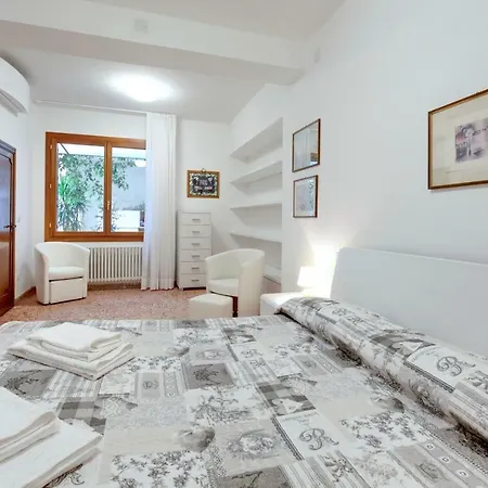 San Stin Apartman Velence